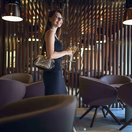 Burgu Arjaan By Rotana Estambul