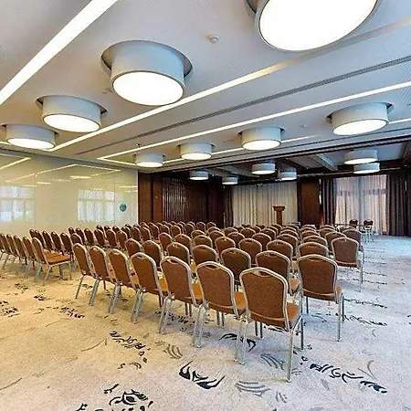 Szálloda Burgu Arjaan By Rotana